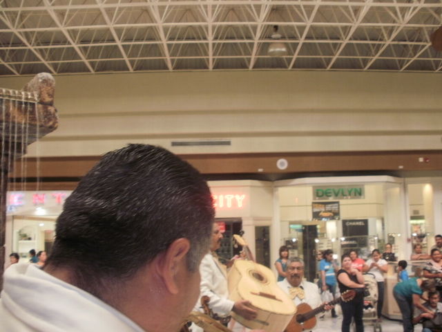 Sin Nombre
